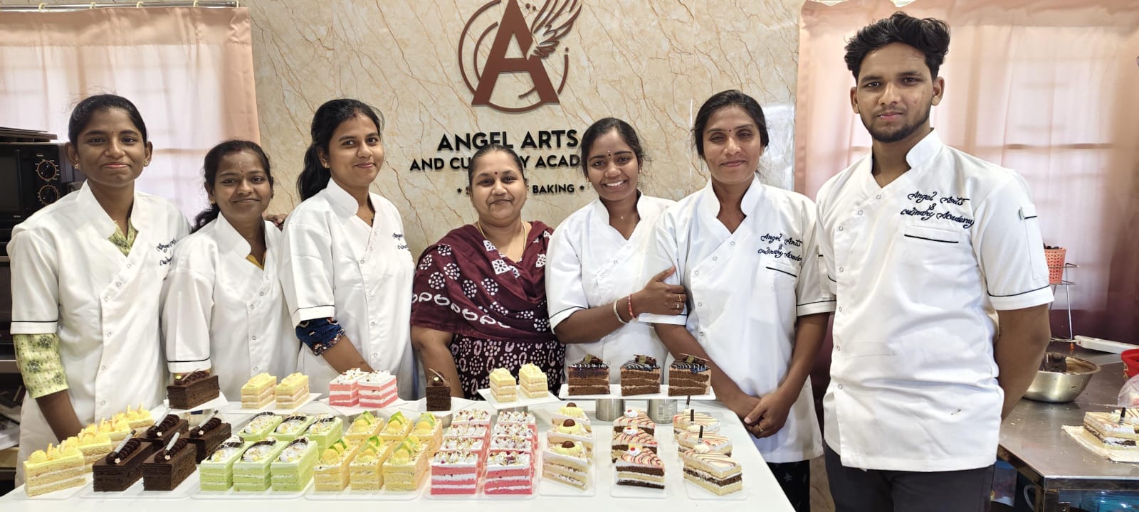 Class Showcase 19.05.48 (1) dessert